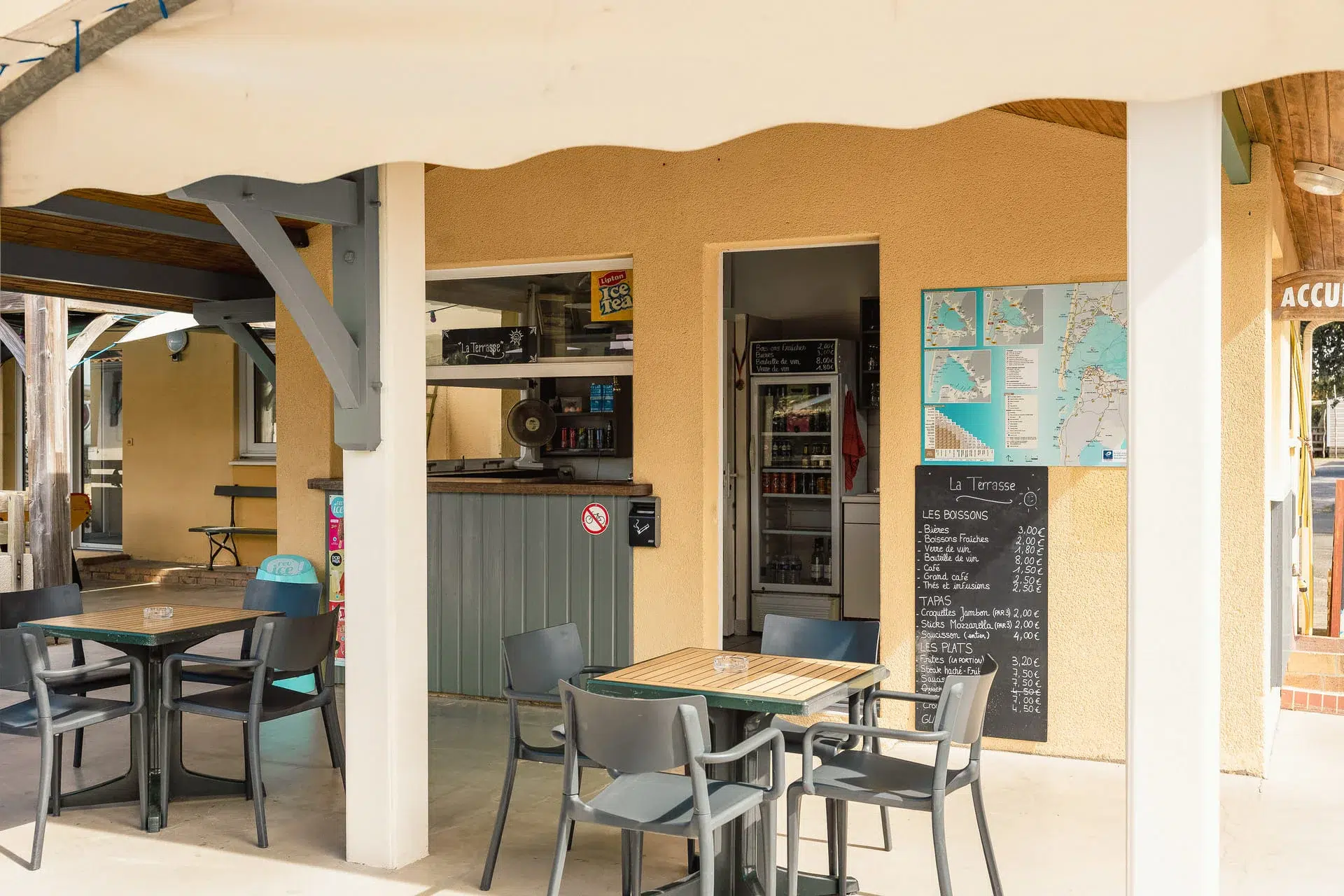 camping avec snack bar a ares