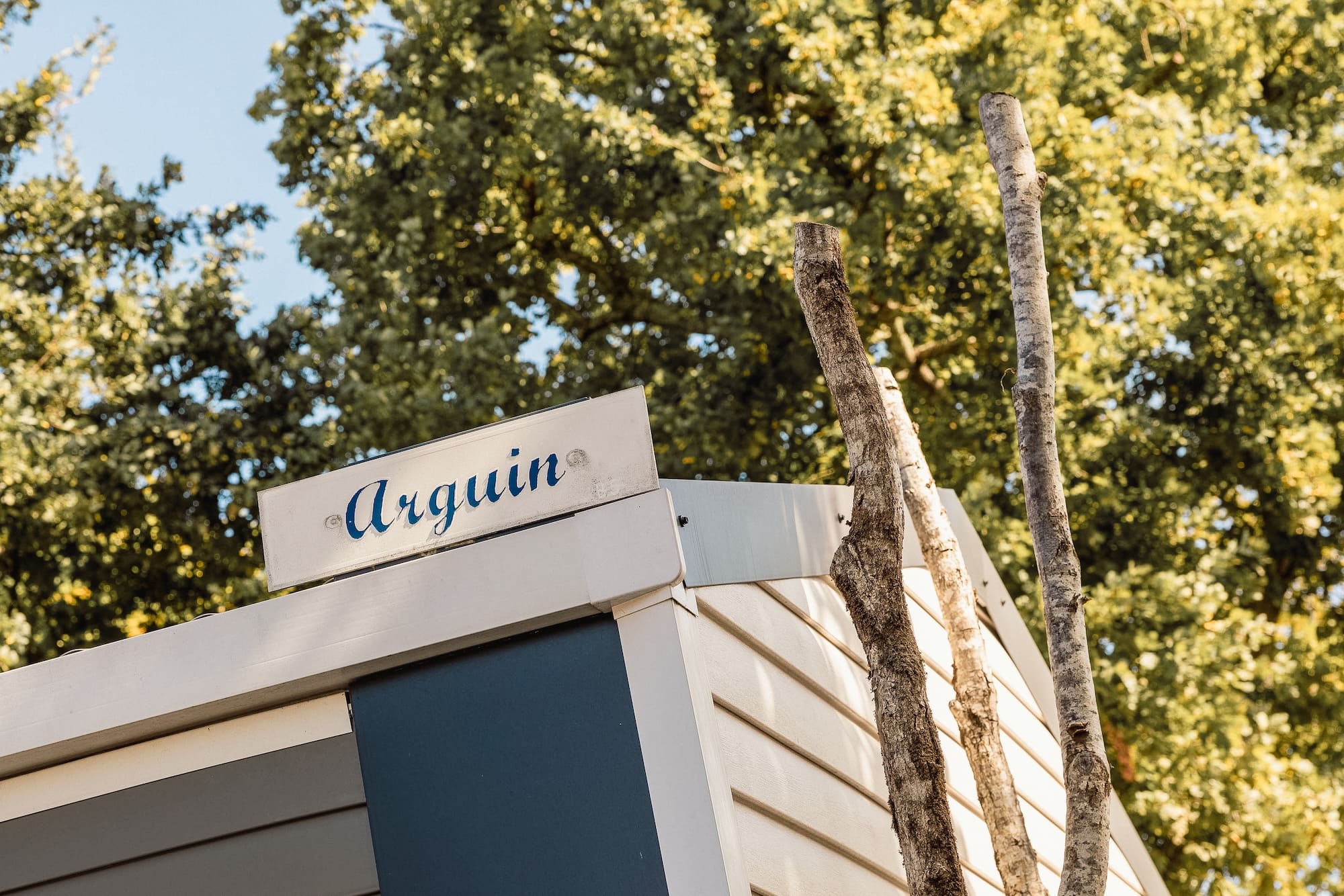 Camping pasteur hébergement panneau arguin bassin