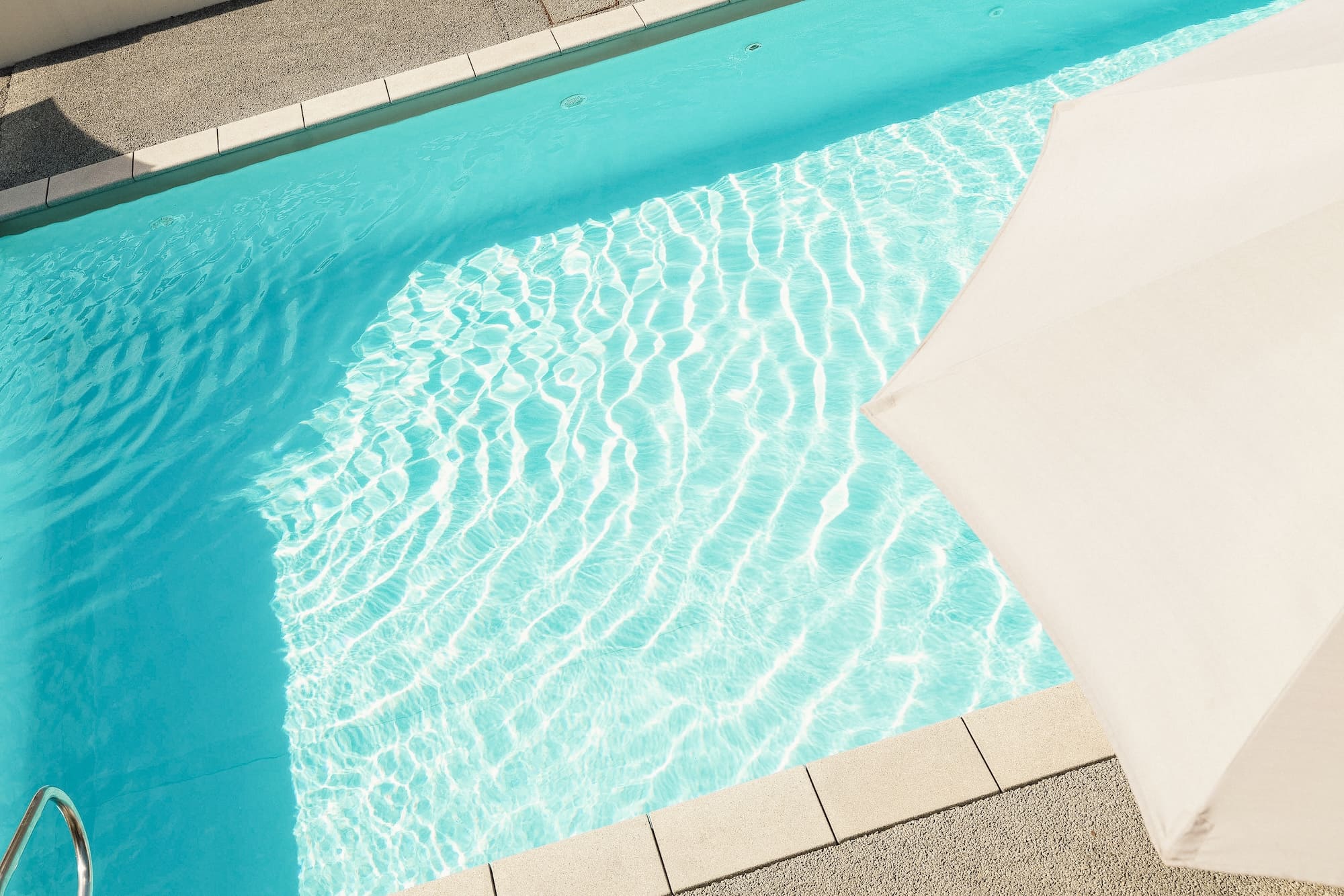 Camping pasteur piscine chauffée grand bain relaxation